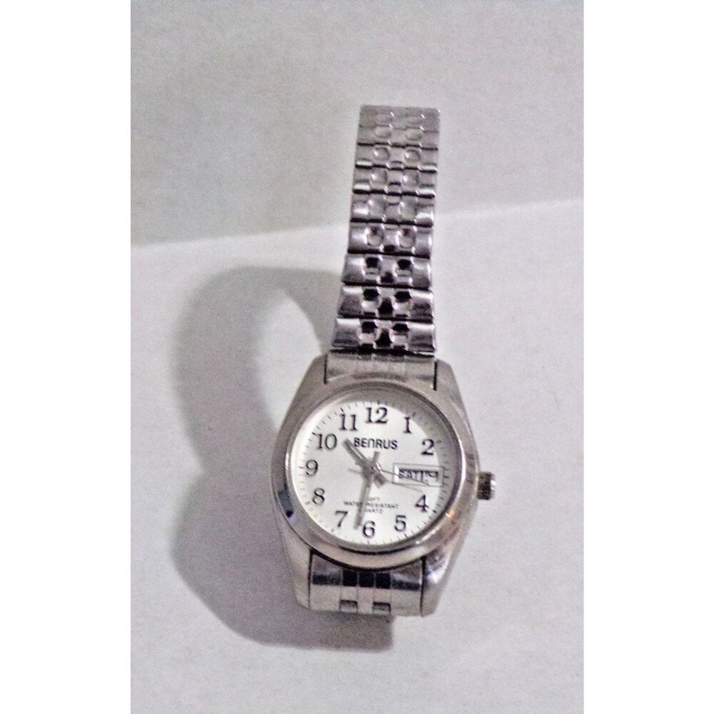 Vintage Benrus Women's Wristwatch Not‎ Water Resistance Date Silver Stretch Band